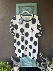 Camiseta Loungefly Unisex Minnie Mouse Rocks The Dots Talla 2XL NUEVA CON ETIQUETAS - Imagen 1 de 10