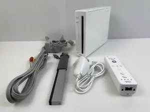 Nintendo Wii GameCube Region Free NTSC-U/J and PAL Console White or Black Bundle - Picture 1 of 8