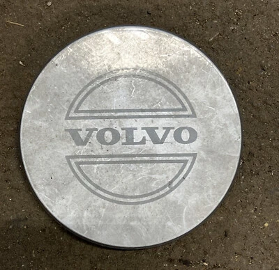 (1) Крышка зажима ступицы центрального обода колеса Volvo 740 940 960 от оригинального производителя черная буква - Изображение 1 из 4