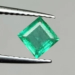 0.53 CT - Natural Emerald Nice Luster Green Gem Square Cut Zambian - 2347 - Picture 1 of 2