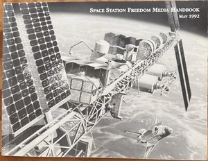 Vintage May 1992 NASA Space Station Freedom Media Handbook - Picture 1 of 4