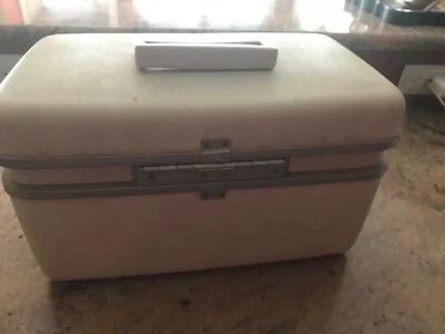 复古白色皇家旅行者 MAKEUP LUGGAGE 火车箱 硬壳 携带 — 第 1/4 张图片