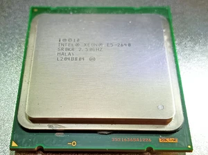 2 x Intel Xeon E5-2640 V1  (SR0KR) 2.50GHz 6-Core LGA2011 CPU PAIR - Picture 1 of 3