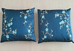 Par de almohadas de plumón con flores asiáticas - Imagen 1 de 5