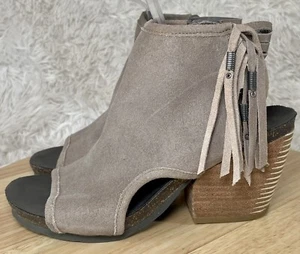 OTBT Stone/Taupe Leather Free Spirit Heeled Tassel Sandals Women’s Size 7M - Picture 1 of 7