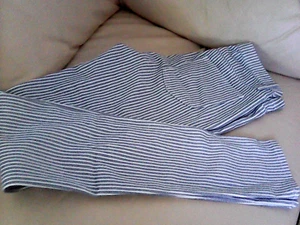NEW Uniqlo Pinstripe Jeggings size 8 - Picture 1 of 3