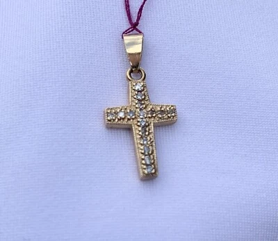 Cruz de diamantes de oro amarillo de 14k Foto 1 de 4