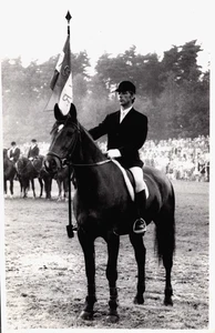 Jinete de deportes de caballo con su caballo de colección RPPC C400 - Imagen 1 de 2