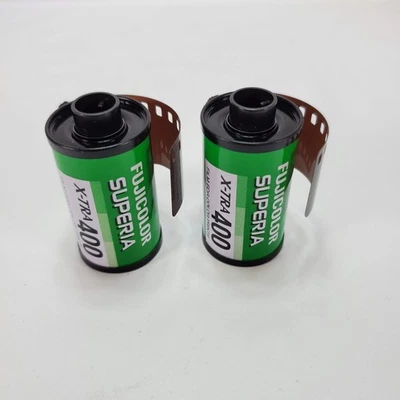 2x Película y bote de impresión en color FUJI Fujicolor Superia X-TRA 400 ASA 24 Exp 35 mm Foto 1 de 2