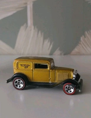 Vintage 1988 Mattel Hot Wheels Ford Delivery Truck Redline Tires 1:64 - Image 1 of 4