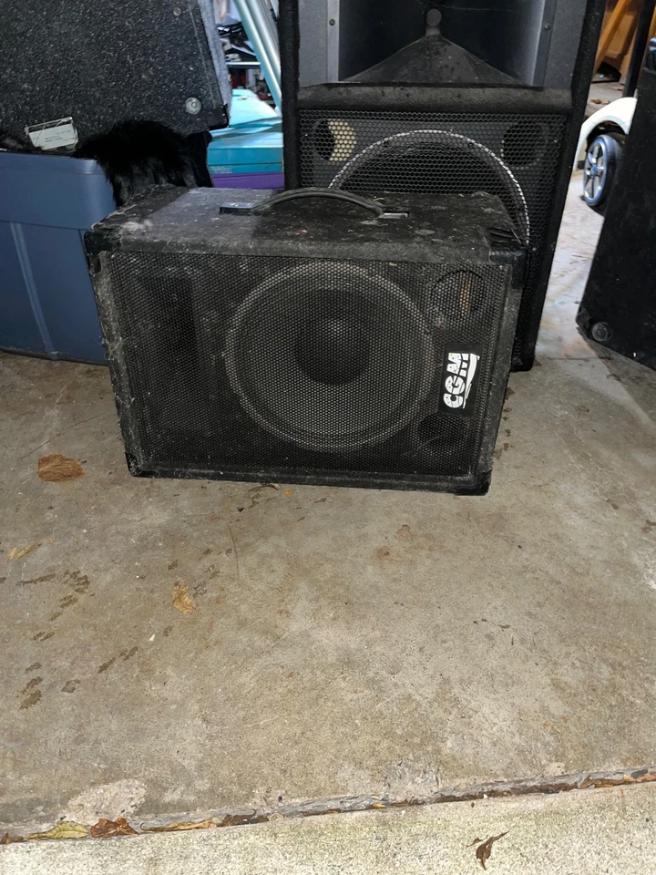 Yamaha DBR15 15" 1000W 2-way Powered Loudspeaker - Image 1 of 4