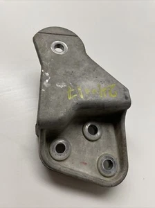 2015 MITSUBISHI LANCER ES 2.0L SEDAN TRANSMISSION MOUNT BRACKET SUPPORT OEM - Picture 1 of 10