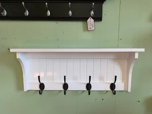 Moderne Garderobe, Wandregal aus Holz mit Kleiderhaken, Wandgarderobe - Bild 1 von 12