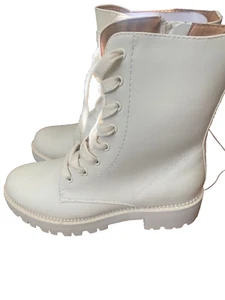 Womens Boots size 8 New - Picture 1 of 3