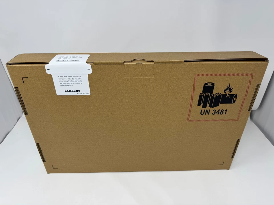 & Samsung Galaxy Book5 Pro Laptop Model NP940XHA-KG1US