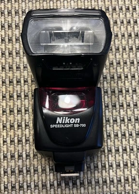 Flash Speedlight Nikon SB-700 - Imagem 1 de 4