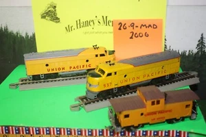 Set of HO Union Pacific 537 Engines / Powered & Dummy & Caboose - Picture 1 of 7
