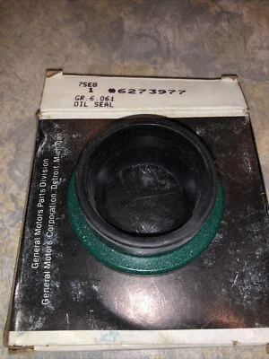 GENUINE GM FRONT AXLE SEAL 6273977 1988-1991 BLAZER JIMMY SUBURBAN GMC SUBURBAN - Image 1 of 4