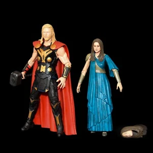 Marvel Select Thor and Jane Foster Action Figures from Thor: The Dark World - Picture 1 of 1