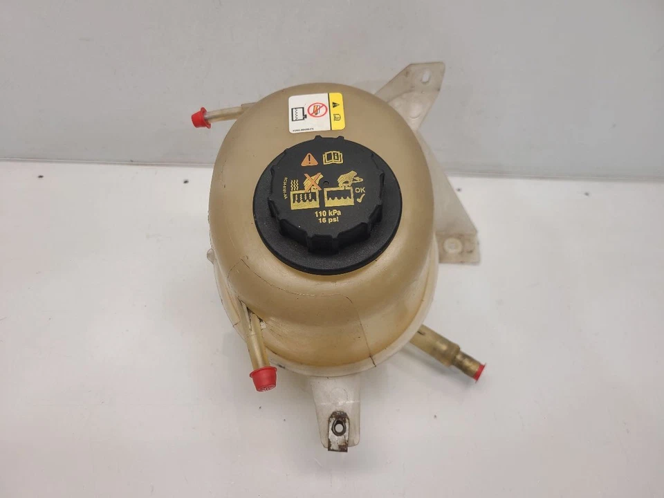 Ford Ranger 2001-11 (2,3 L/AT) depósito de refrigerante - estilo tanque único Foto 1 de 4