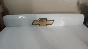 Chevrolet Tahoe (2000–2006) White Tailgate Trim Panel Read Discription - Picture 1 of 20