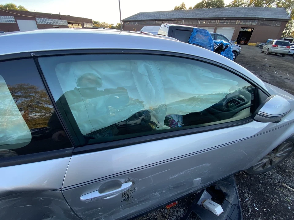 Used Front Right Door Glass Front fits: 2011 Kia Forte Cpe Front Right Grade A - Imagem 1 de 4