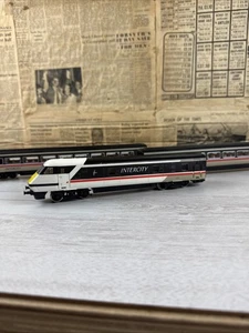 Hornby Intercity Swallow 225 Dummy With Carriages - 82205, 12410 - 00 Guage - Picture 1 of 7
