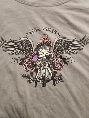 Camiseta corta Betty Boop GRANDE "LOVE HURTS" para dama nueva con etiquetas Foto 1 de 2