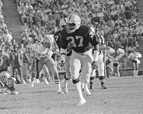 Oakland Raiders LESTER HAYES Glossy 8x10 Photo NFL Football Print Poster Cover