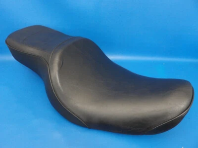 Harley-Davidson 04-05 Dyna OEM Super Glide Seat 53077-04 - Image 1 of 4