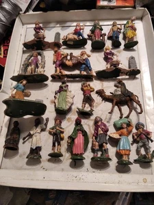 LOTTO STATUINE PER PRESEPE- PLASTICA/BACHELITE- ALTEZZA 10 CM CIRCA - Foto 1 di 14