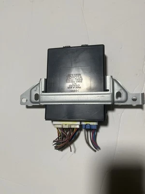 Módulo de control multiplexado puerta levadiza Toyota 4runner 2003-2009 89222-35010 Foto 1 de 3