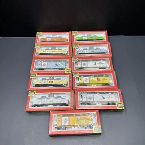 HO LIFE LIKE ROLLING STOCK TRAIN CAR LOT OF 11 ALL NIP - Picture 1 of 13