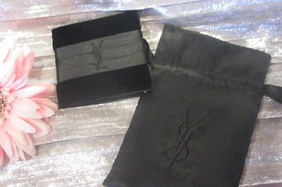 ESPEJO DE VIAJE YSL-YVES SAINTLAURENT TERCIOPELO NEGRO COMPACTO CON BOLSA.PRECIOSO Foto 1 de 4