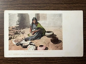 Moki indische Damenherstellung Keramik ~ Native American ~ 31⁄4X51⁄2 ~ Copyright 1899, UDB - Bild 1 von 4