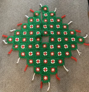 Handmade Crochet Christmas Tree Skirt. Approximately 45.5” across. - Picture 1 of 5