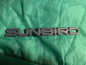 Emblema PONTIAC SUNBIRD - Imagen 1 de 2