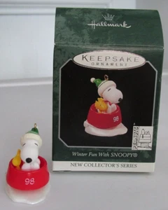 1998 Snoopy Peanuts Hallmark Winter Fun with Snoopy #1 Sledding Miniature - Picture 1 of 2