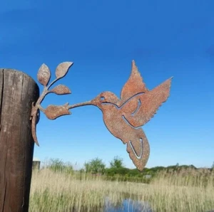Humming Bird Post topper ornament sign - Australian Made Rusted Metal Garden Art - Picture 1 of 4