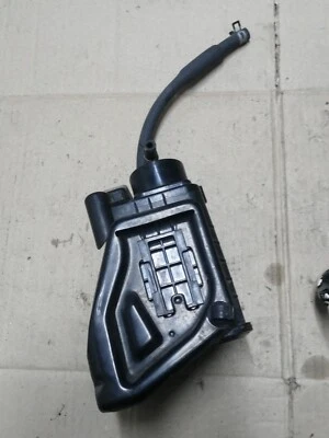 00-06 TOYOTA PREVIA ESTIMA 2.4 CARBON FILTER 77704-28211 - Image 1 of 4