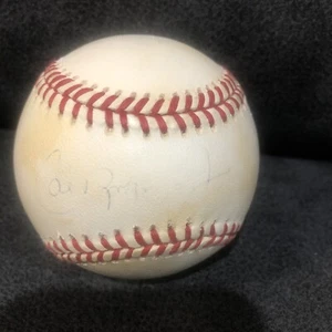 Cal Ripken Jr AUTO BALL signiert Bobby Brown OML Baseball - Orioles SEHR LEICHTES SIG - Bild 1 von 4