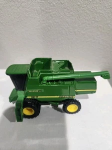 John Deere CTS 2 Combine 1/64 Scale ERTL - Picture 1 of 5