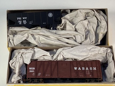 Accurail Kits Lot/2 HO 40' OSB Wabash build & P&WV USRA 55T Hopper Kit - Image 1 of 2