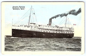 Steamer Entering Muskegon Harbor Michigan postcard B997 - Picture 1 of 2