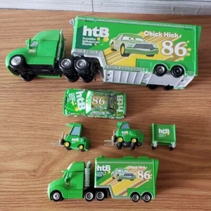 Disney Pixar Cars htB Mack Truck Chick Hicks 86 Pit Crew Race Track Lote de 6 M10 - Imagen 1 de 9