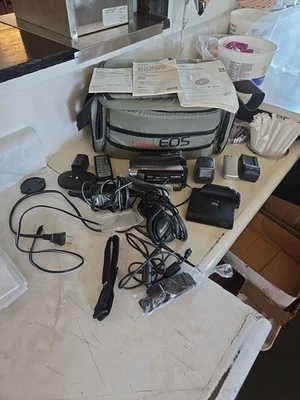 Sony HDR-SR11 HD Handycam Digital Camcorder Dock, Charger, Extra Battery, Case - Image 1 of 4