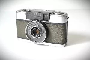 Early Olympus Pen EE fotocamera mezza pellicola 35 mm con D. Zuiko 28 mm f/3,5 ottime condizioni - Foto 1 di 10