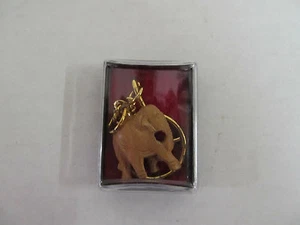 Small Hand Carved Made in India Elephant Keychain in Plastic Display Case - Picture 1 of 1