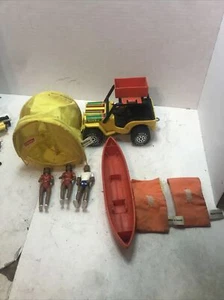 Vintage Tonka Coleman Jeep Canoe Yellow Tent 2 Orange Sleeping Bags 3 People - Picture 1 of 5