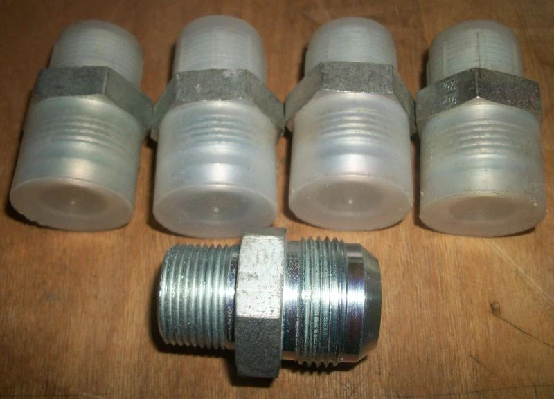 3/4 NPT to 1 1/16 SAE Hydraulic Reducer Lot of 5 - Image 1 of 1
